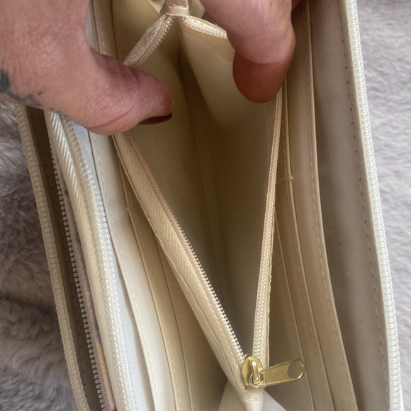 Nicole Miller Wallet with strap - Picture 6 of 11